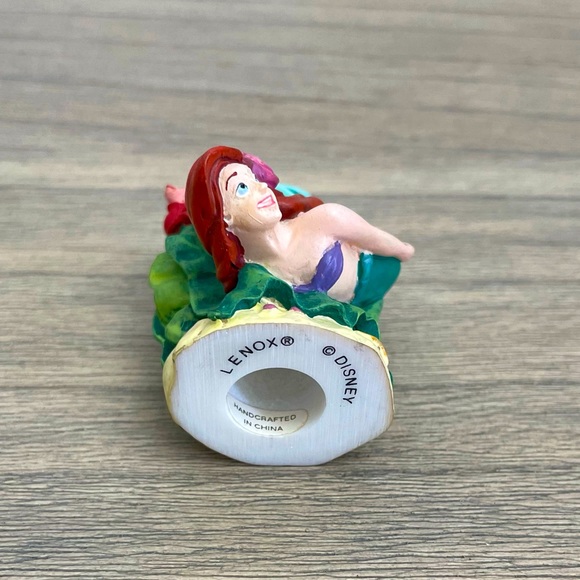 Lenox Disney Magic Thimble Collection - Ariel and Sebastian - The Little Mermaid - Picture 2 of 4